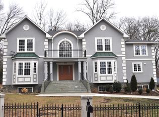 7545 Park Ln, Annandale, VA 22003