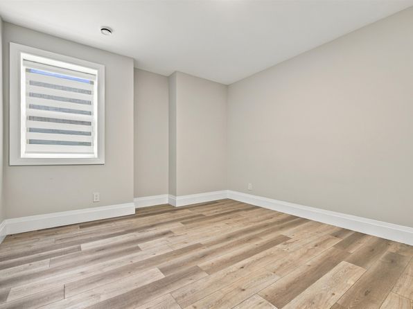 1 bedroom rental in Surrey — photo 13
