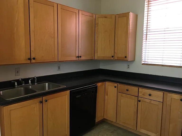 149 S Corona St — Photo 15
