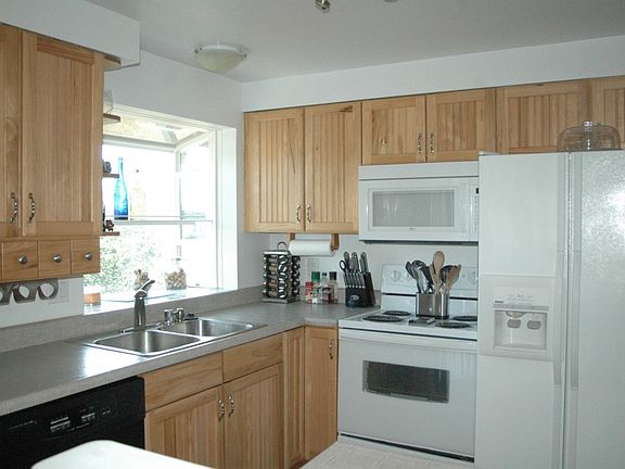 3rd image of 6114 S 295th Ct