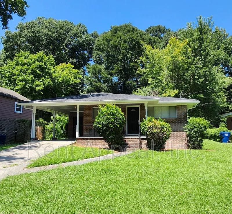3 bed, 1.0 bath, 1644 sqft, $1,900 — Photo 1