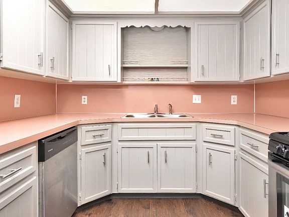 4th image of 845 North Ave NE #13