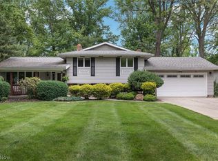 8209 Yorkshire Dr, Mentor, OH 44060