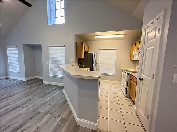3rd image of 9141 Lee Vista Blvd APT 303