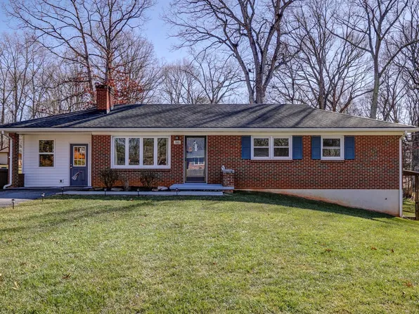 180 Hydaway Dr, Forest, VA 24551