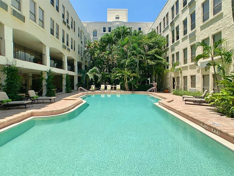 235 Sunrise Ave #2217 — Photo 4