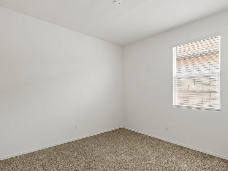 10427 W Parkway Dr — Photo 13