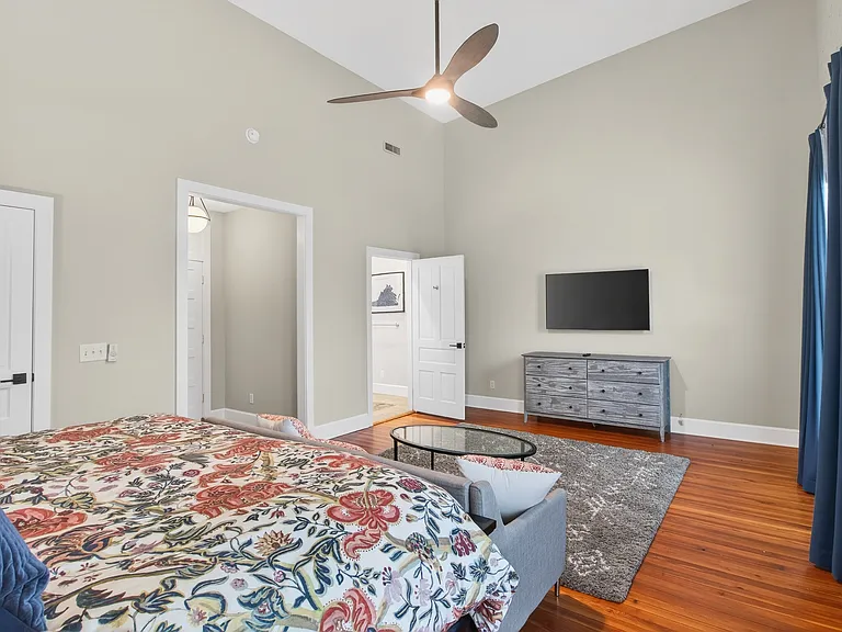 132 E Main St #C — Photo 11