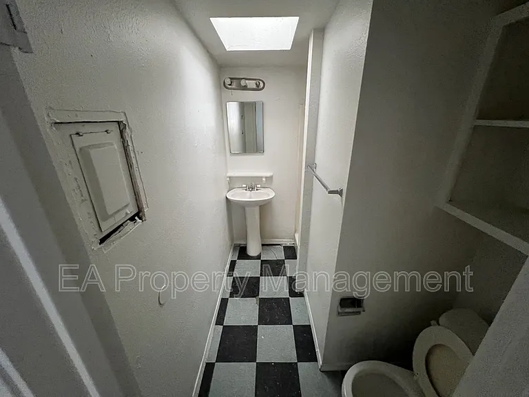 123 Walter St NE #4 — Photo 10