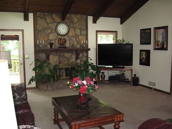 4th image of 3327 Emory Dr