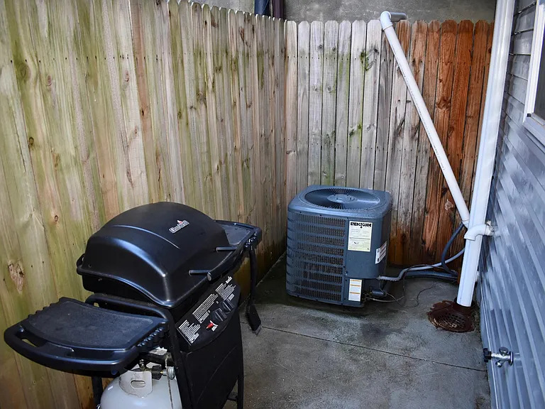 1169 S Clarion St — Photo 27