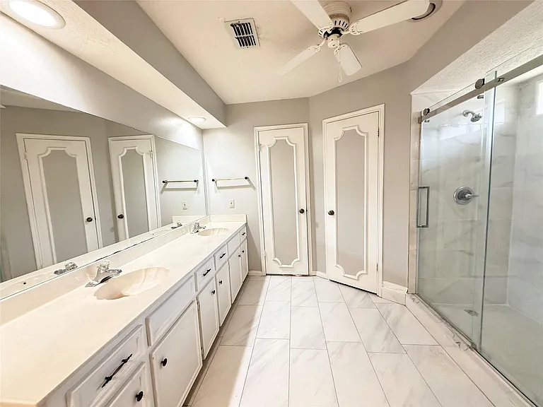 9002 Sabastian Dr — Photo 11
