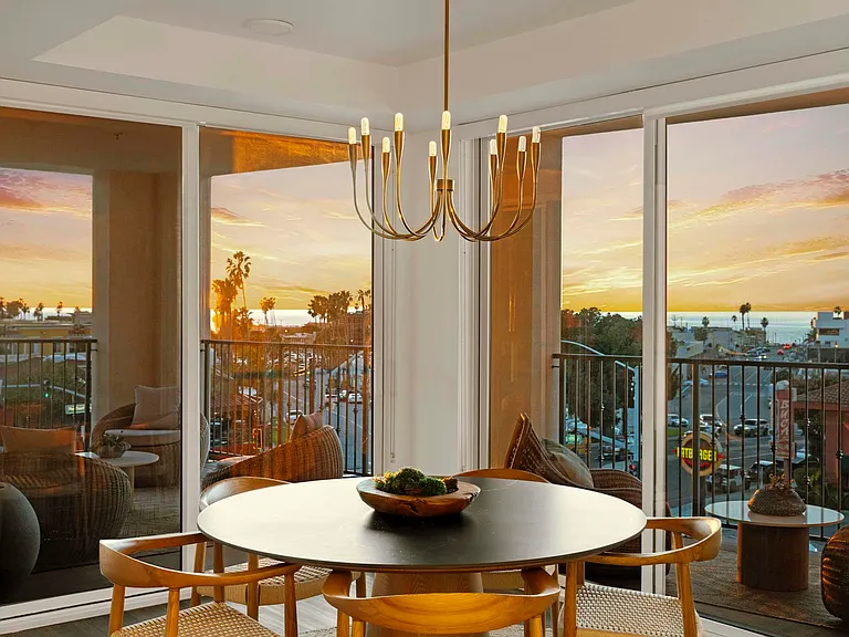 Eddy Redondo Residences — Photo 34