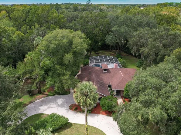 7069 Sunnyside Dr, Leesburg, FL 34748