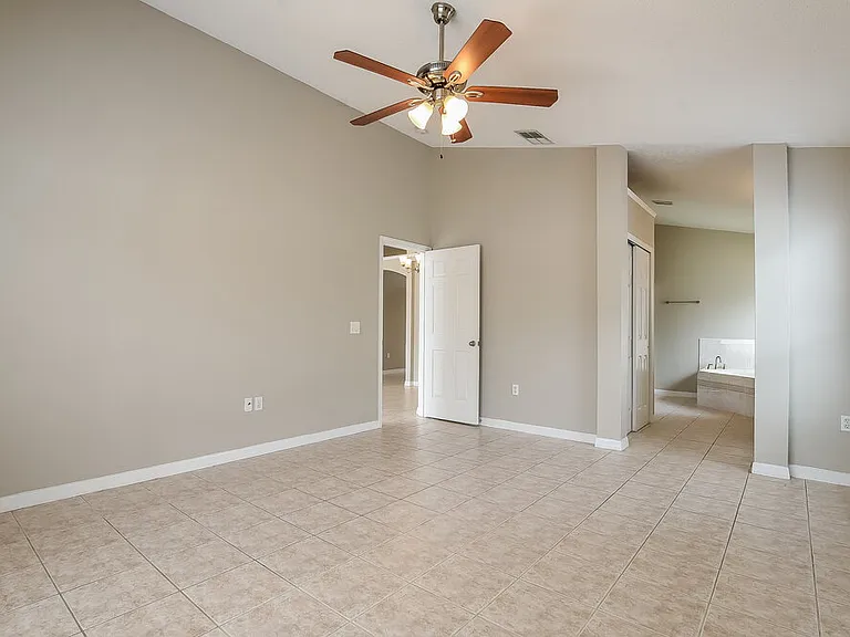 4616 Falcon Ave — Photo 4