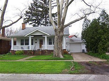 2nd image of 834 Lakeview Dr