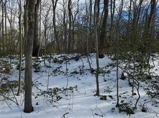 923 E Mountain Rd S, Cold Spring, NY 10516