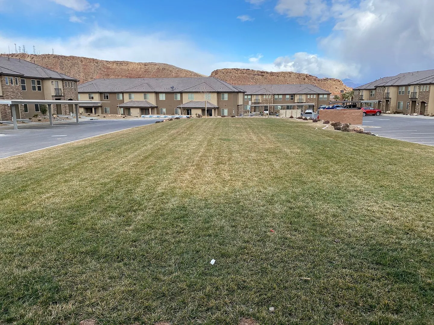 3 Bed / 2.5 bath Desert Hills Townhome with Washer/Dryer & Fridge — Photo 3