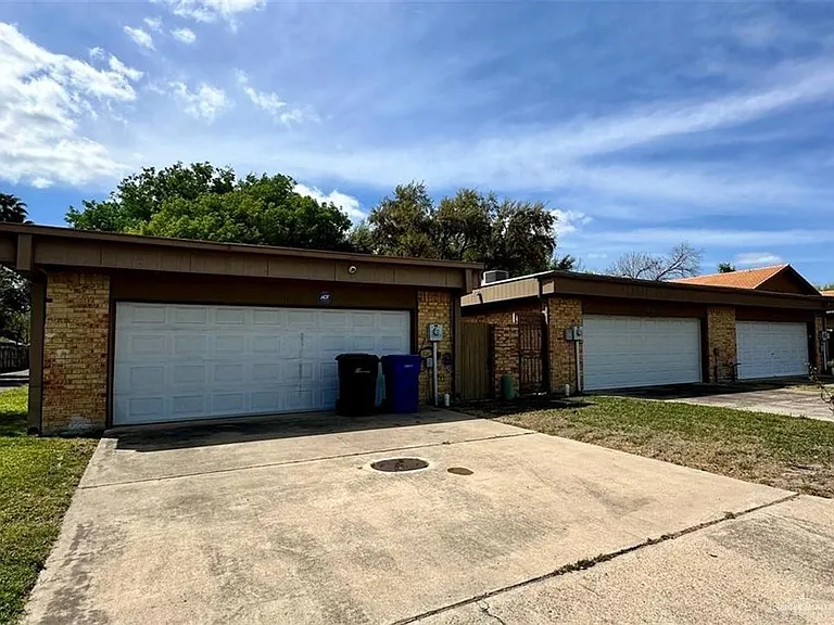 900 E Dallas Ave #17 — Photo 29
