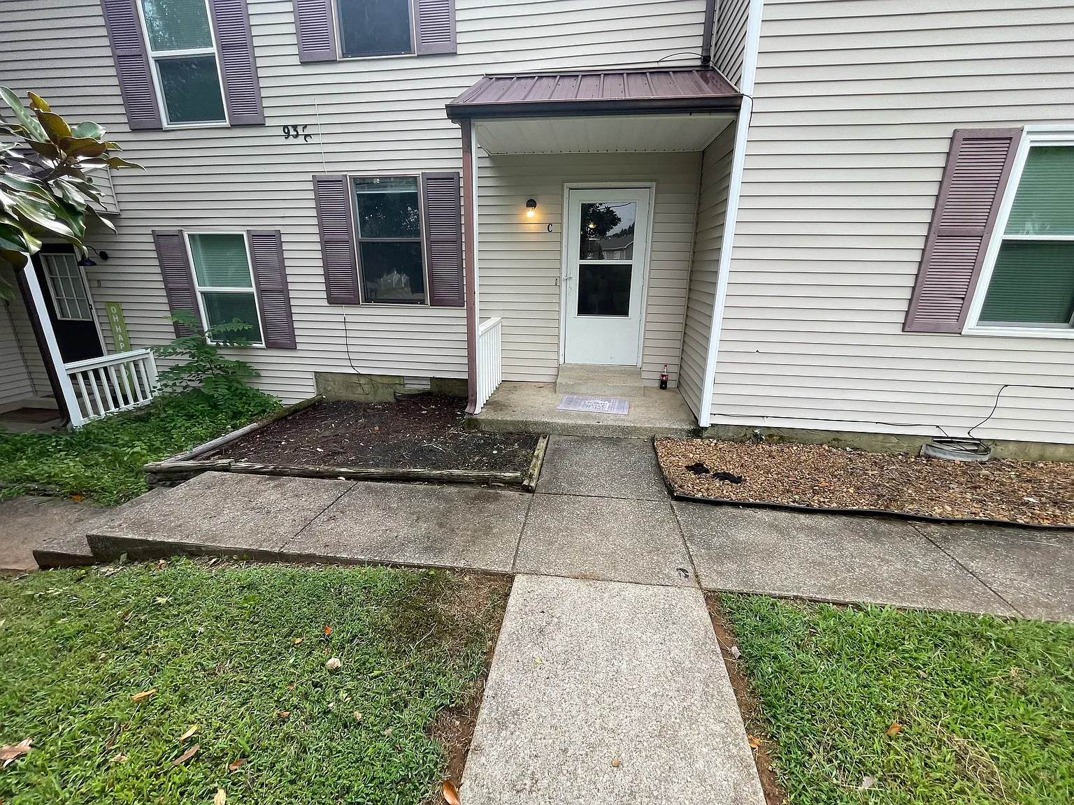 2 bed, 1.5 bath, 1000 sqft, $1,200 — Photo 1