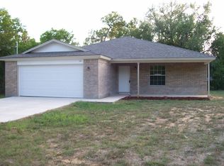 1201 Green St, Lockhart, TX 78644