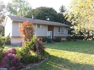 390 Klines Corner Rd, Mertztown, PA 19539
