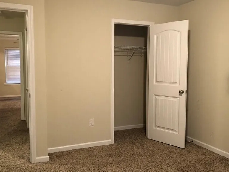 308 Teakwood Ct — Photo 5