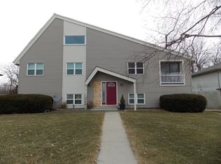 210 College Park Dr, Normal, IL 61761