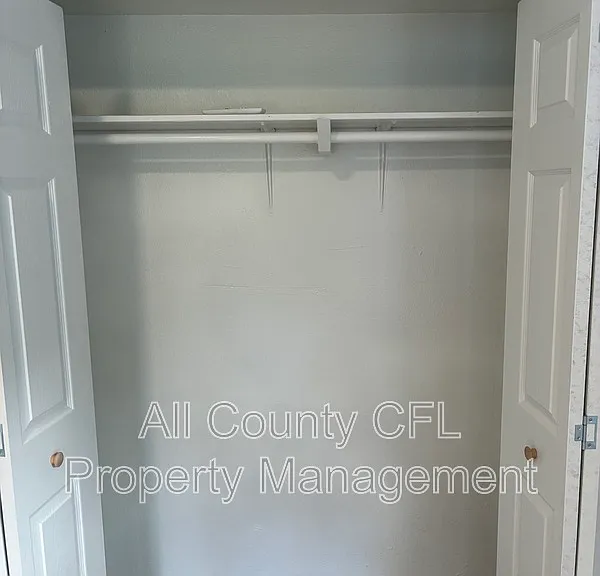 812 Marion St — Photo 11