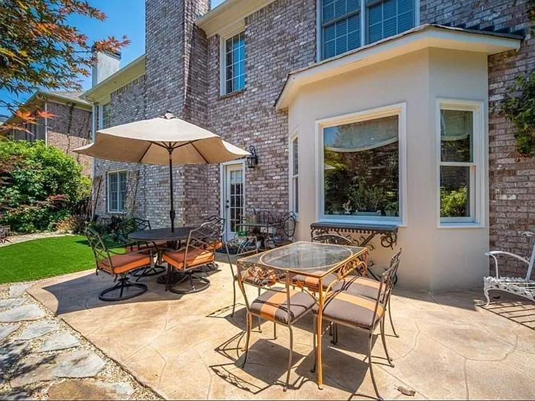 415 Wembley Cir — Photo 24