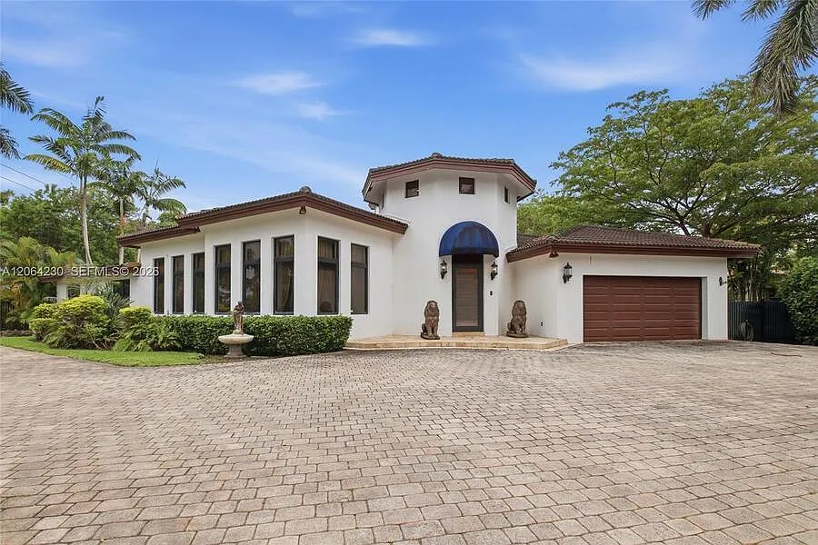 6 bed, 4181 sqft, $18,000 — Photo 2