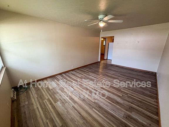 3rd image of 116 E Anderson St