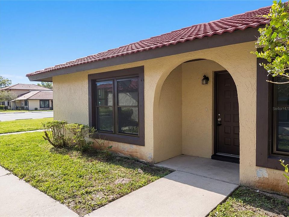 1st image of 444 Hunter Cir