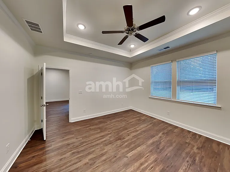 290 Willow Ln — Photo 11
