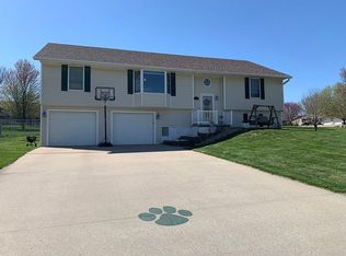 1804 Cypress Dr, Maryville, MO 64468