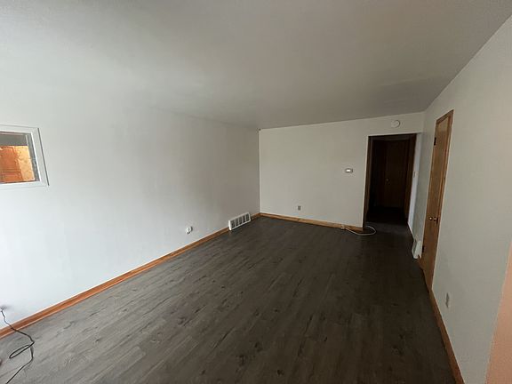 3rd image of 9419 Behrwald Ave