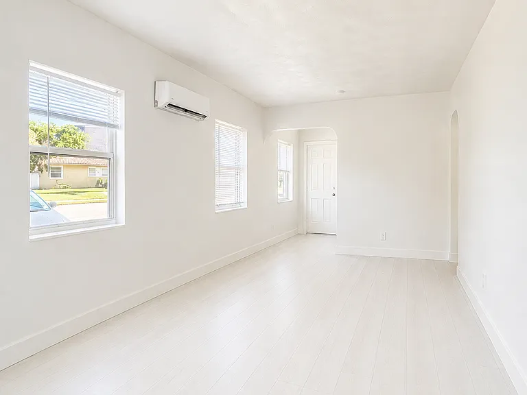 2647 Lincoln St #21 — Photo 4