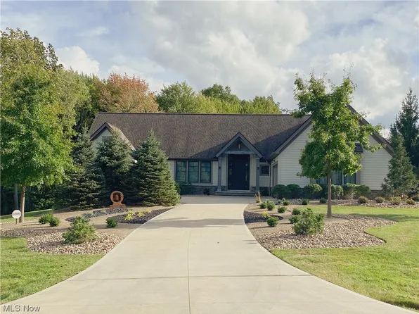 32630 Creekside Dr, Pepper Pike, OH 44124