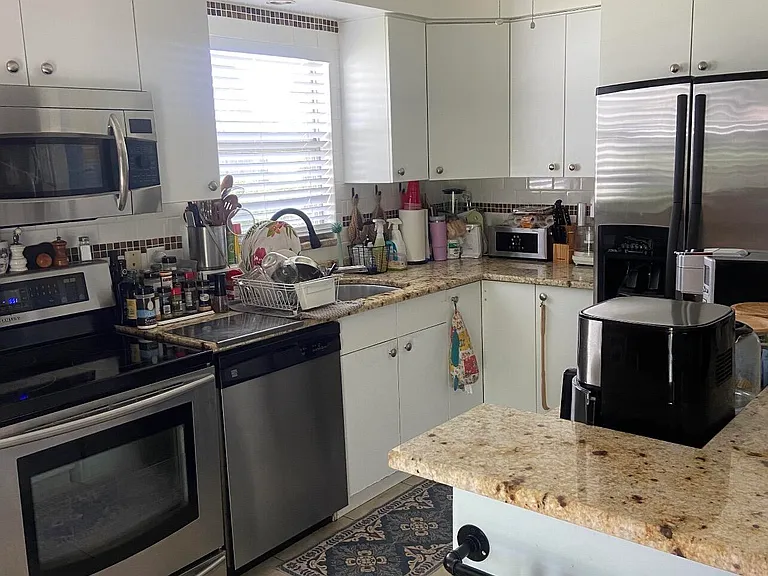 208 Valencia Dr #I — Photo 2