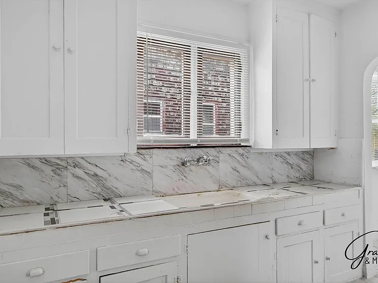 10343 - 10345 Crocuslawn St - Pura Vida Properties — Photo 17