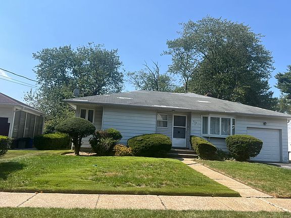 3rd image of 932 Dana Ave