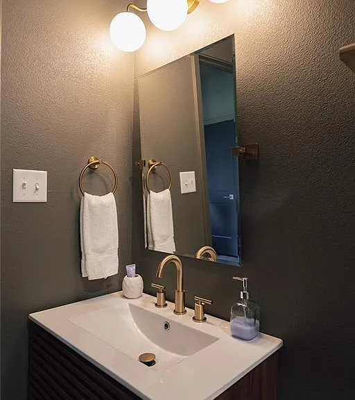 302 W 31st St #601 — Photo 21