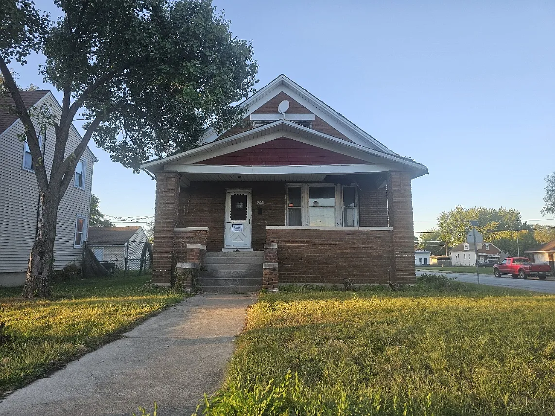 202 156th Pl photo 1