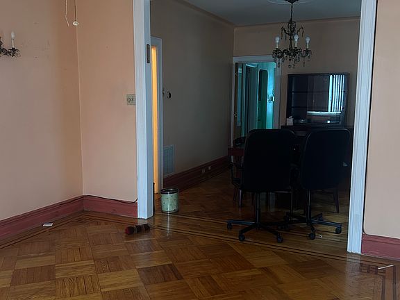 4th image of 253 Manhattan Ave Floor 1