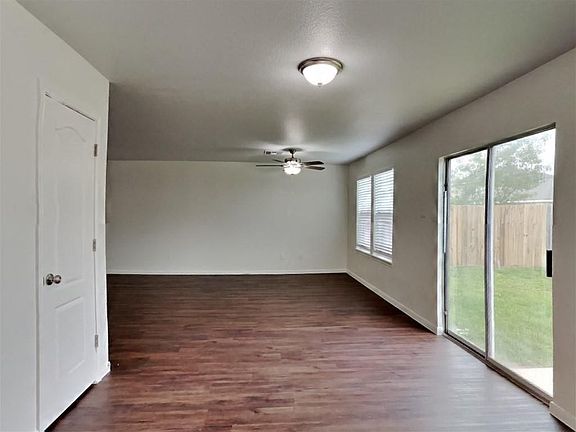 5th image of 12527 Sterlingstone Dr
