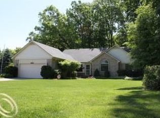 2600 Rocky Top Ct, Commerce Twp, MI