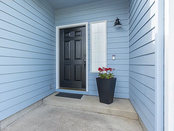 2nd image of 2205 Parker Pl