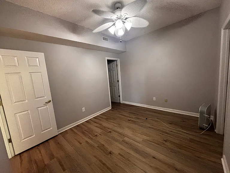 2311 Sweetwater Blvd — Photo 10