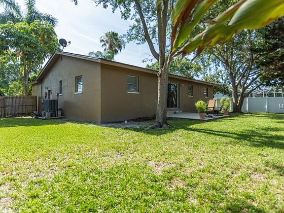 2nd image of 6018 Tanglewood Dr NE