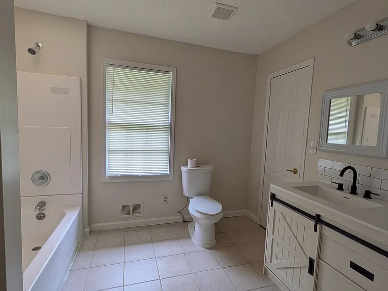 2408 Melody Ln NW — Photo 10